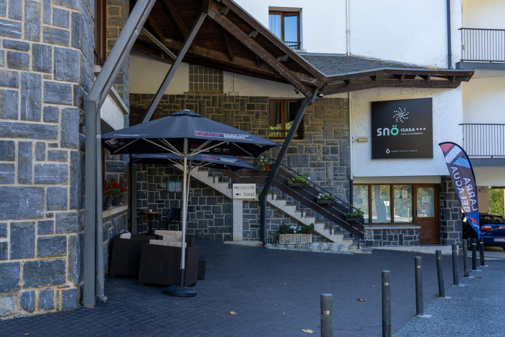 Hotel Y Apartamentos Snoe Isaba Exterior photo